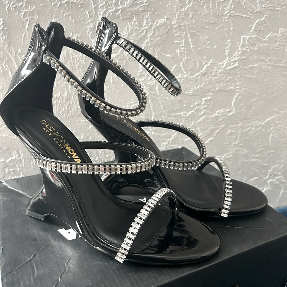FashionNova never worn dress shoes